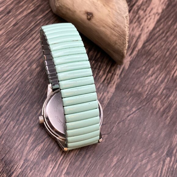 Green Ladies Watch With diamond Like bezel turquoise band New Battery - Picture 3 of 7